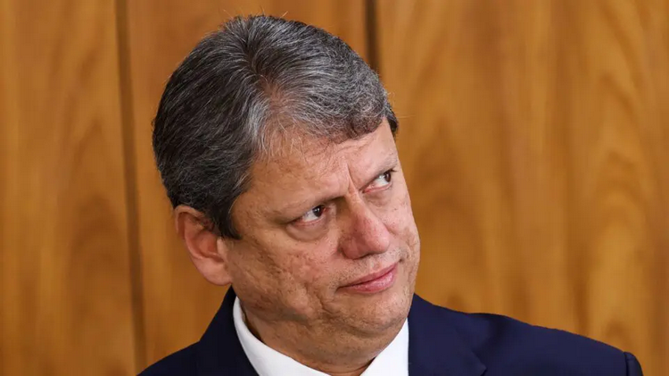 Tarcísio de Freitas: Retrato Político de Pensamento Profundo