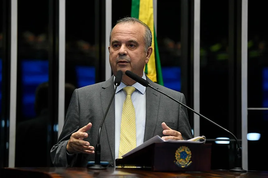 PEC do senador Rogério Marinho (PL) cria regime por hora trabalhada e ameaça avanço do fim da escala 6x1