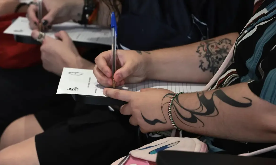 Cadastro do programa Jovem Aprendiz (Agência Brasil)
